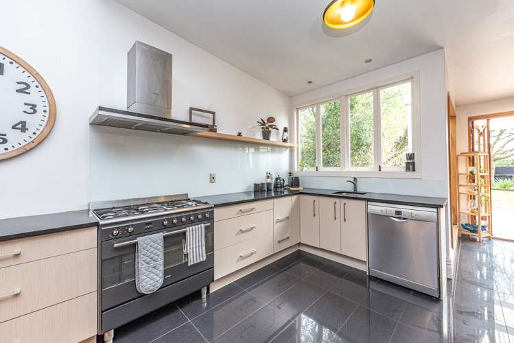 2 Watkin Street Tawhero_15