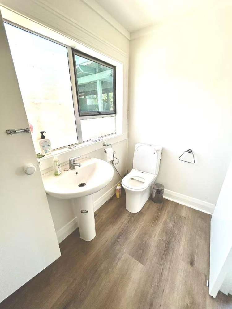 76 Onewa road Northcote Point_17