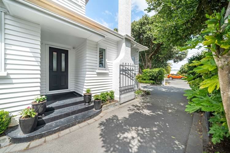 1 Mitchell Street Epuni_32