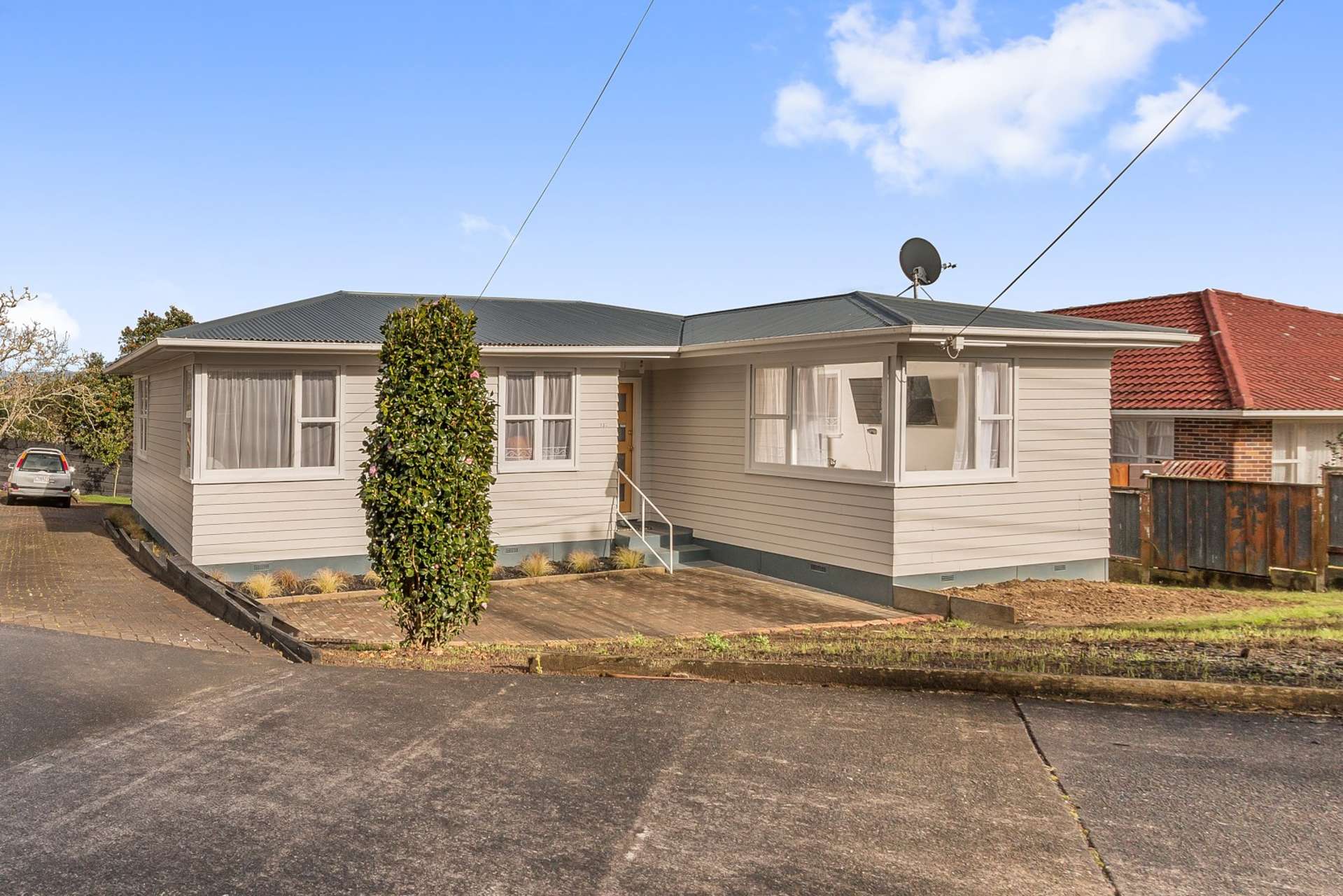 137 Vodanovich Road Te Atatu South_0