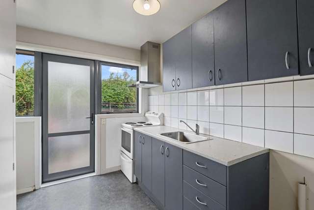 1/329 Selwyn Street Addington_2