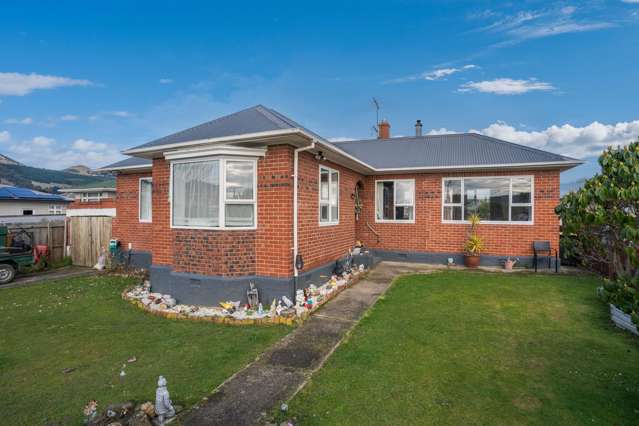 Brick gem with space to enjoy