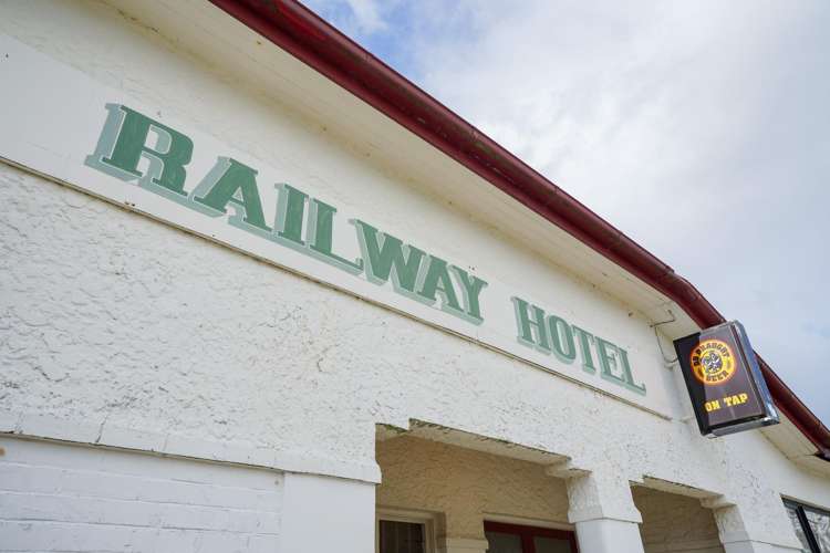 76 King Street & 143 Main Street Otautau_22