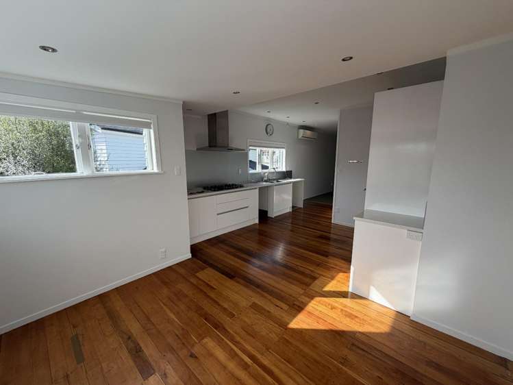 135 Market Road 1662_6