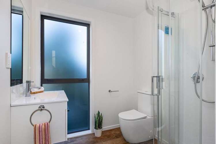 2/10A Rewa Terrace Tawa_9