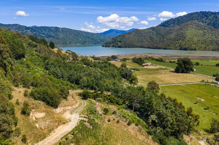 1118 Queen Charlotte Drive Queen Charlotte Sound_17