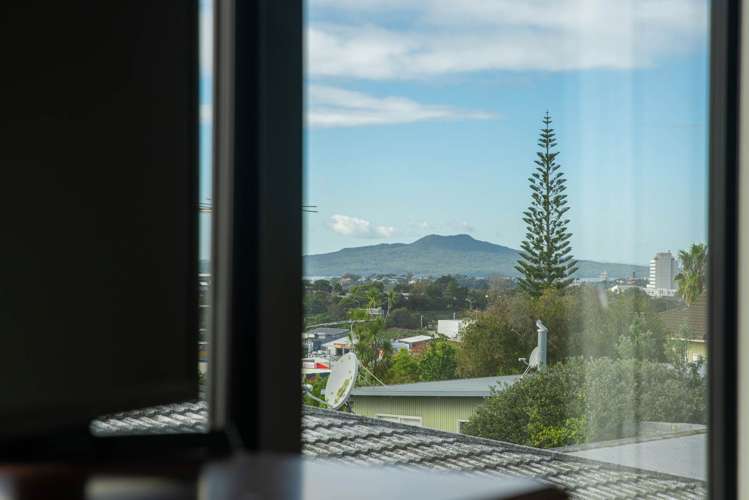 2/66 Bruce Road Glenfield_11