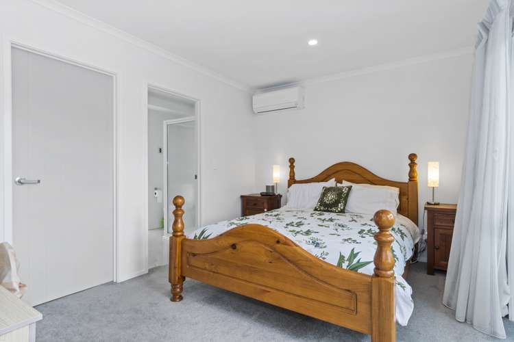 1 Benmore Crescent Pyes Pa_10