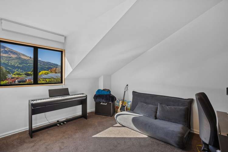 9A & 9B Argyle Place Arrowtown_11