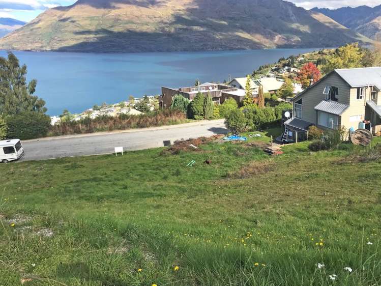 133 Wynyard Crescent Fernhill/Sunshine Bay_6