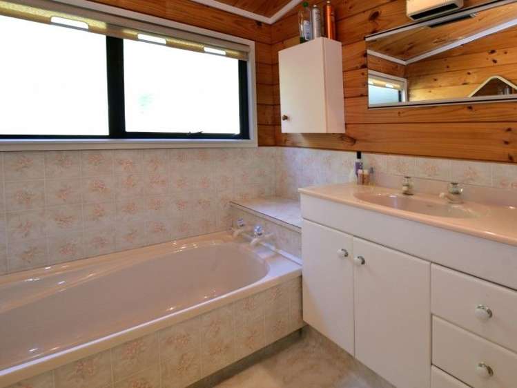 20 Lake Ferry Road Lake Ferry_9