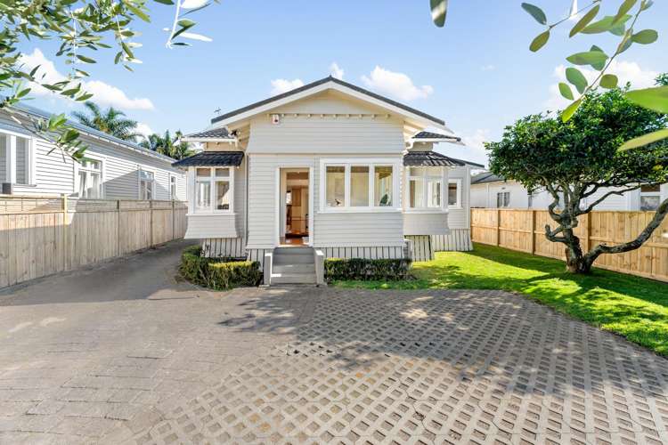 42 Woodward Road Mount Albert_30