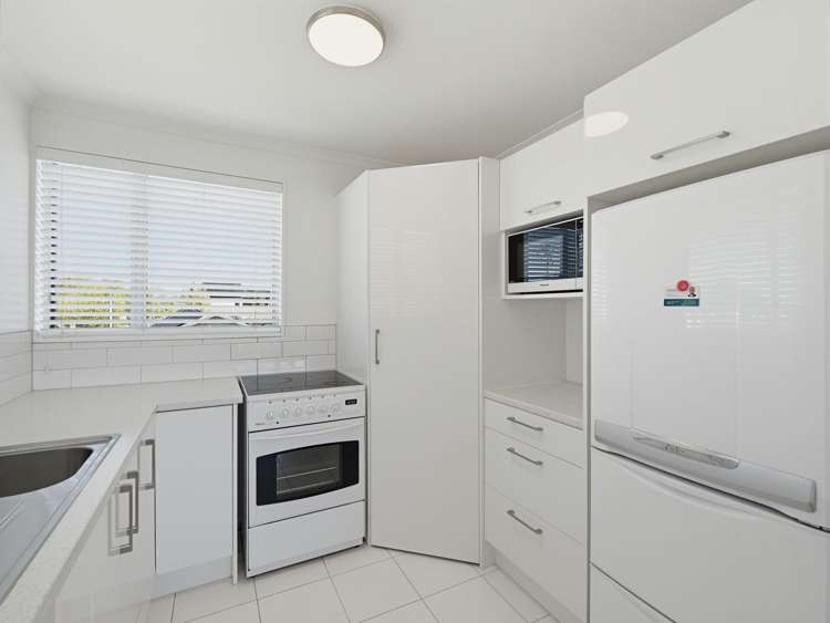 1/185 Geraldine Street Edgeware_4