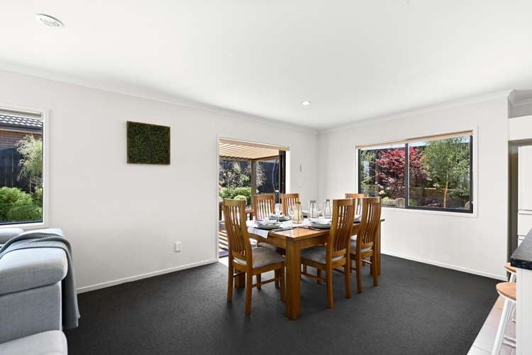 87b Dixon Road Glenview_6