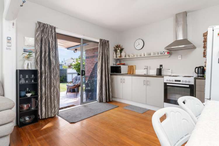 918 Avonside Drive Avondale_16