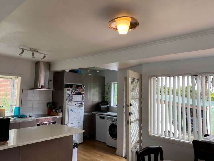 13 Sylvan Crescent Te Atatu South_11