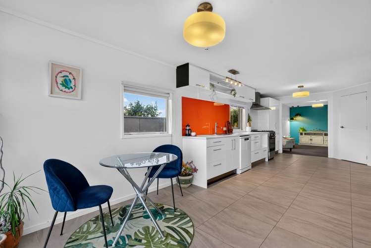 1/64 Seaview Road Castor Bay_18