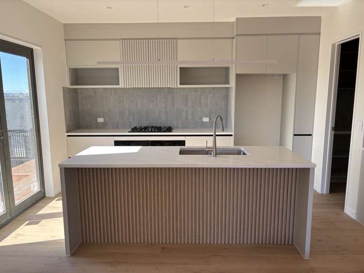 8 Lambert Road_3
