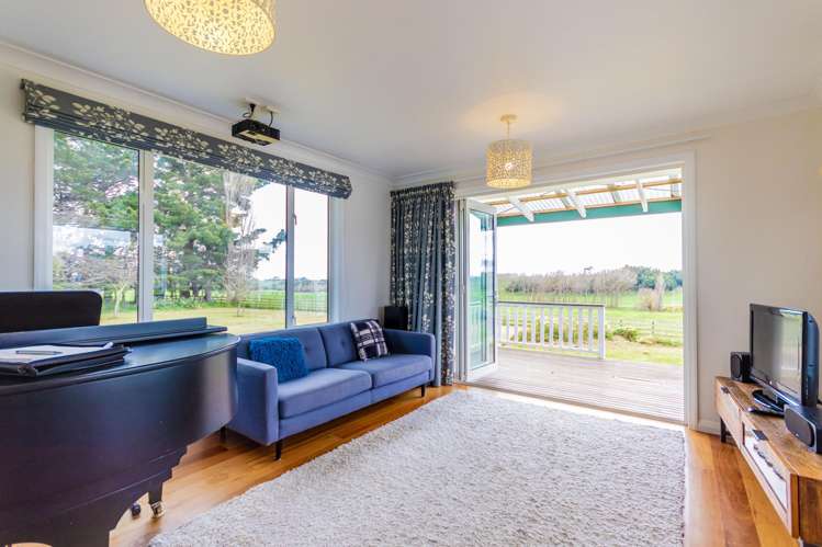 296 Old West Road Turitea_13