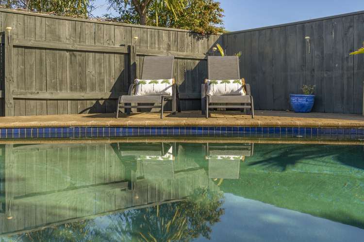 4 Gershwin Grove Stoke_23