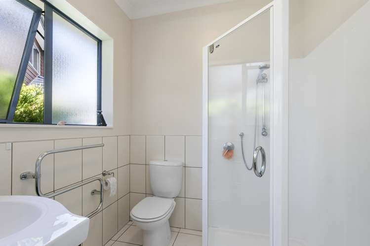 86 Cypress Drive Maungaraki_10