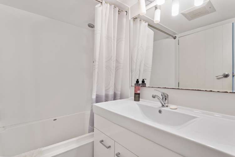 37a Bradbury Road Botany Downs_20