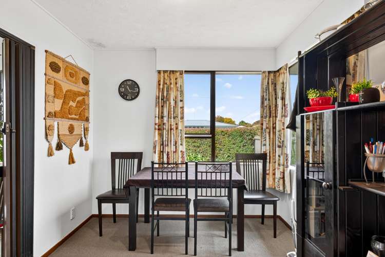 2A Read Crescent Clive_10