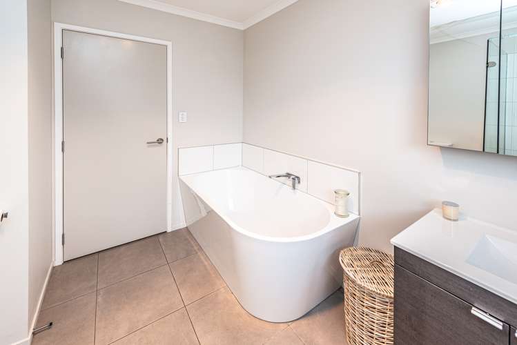 41 Magnolia Crescent Tawhero_14