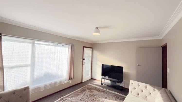 2/19 Motatau Road_3