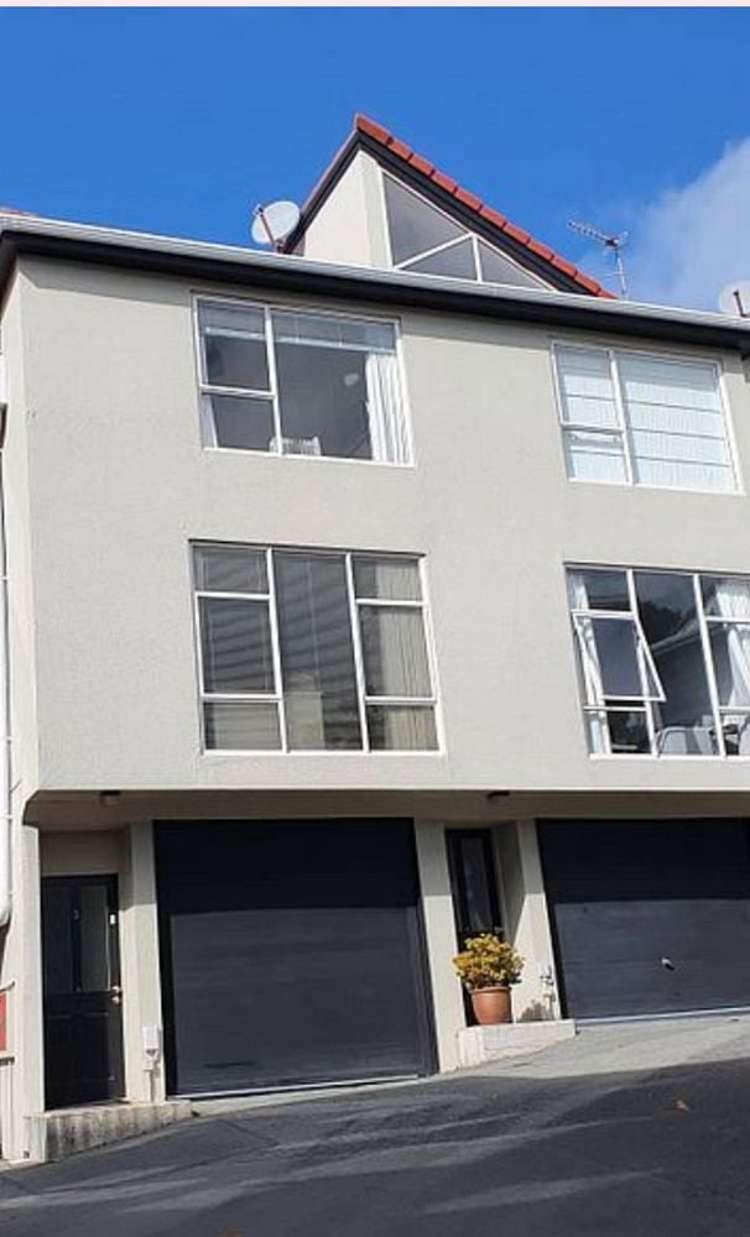 1/20 Thompson Street Mount Cook_1