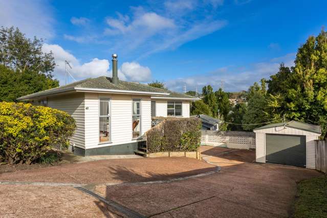 3 Beds / 2 baths + Huge Rumpus Room