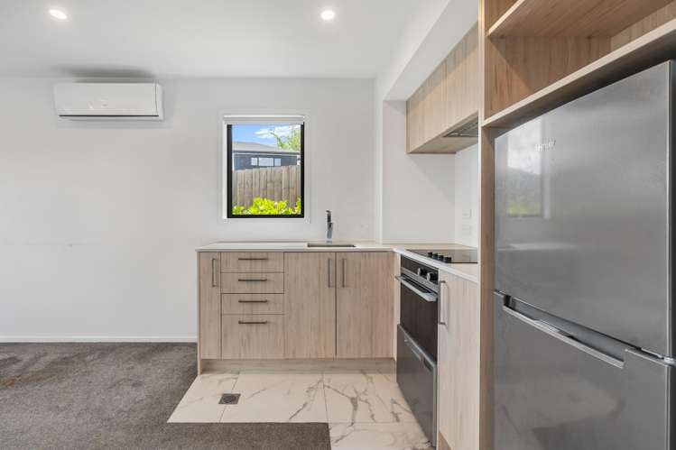 2/45 Vera Road Te Atatu South_9