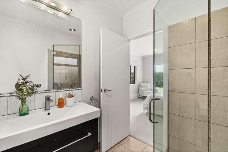 4 Donald Place Frimley_15