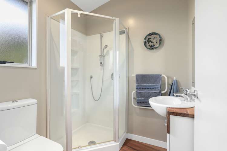 542d West Coast Road Oratia_19