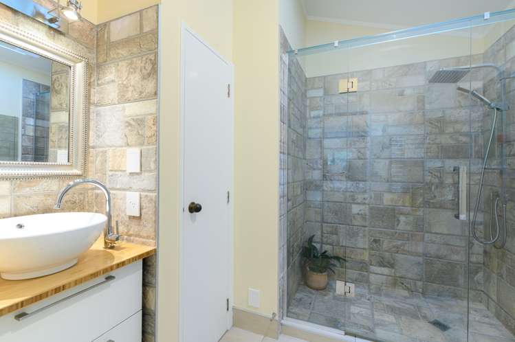 92 Hadfield Street Beach Haven_13