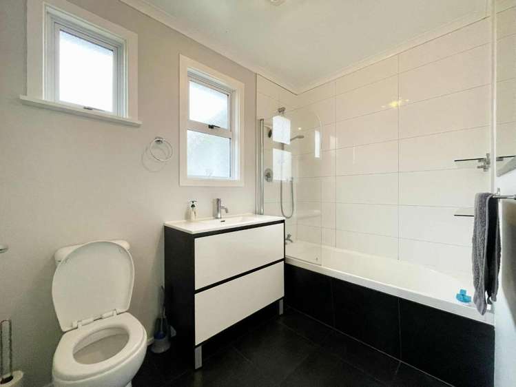 12 Karaka Street 2160_12