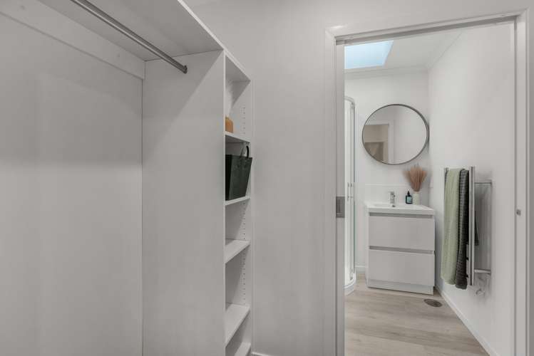 15A Rowe Parade Wainuiomata_7