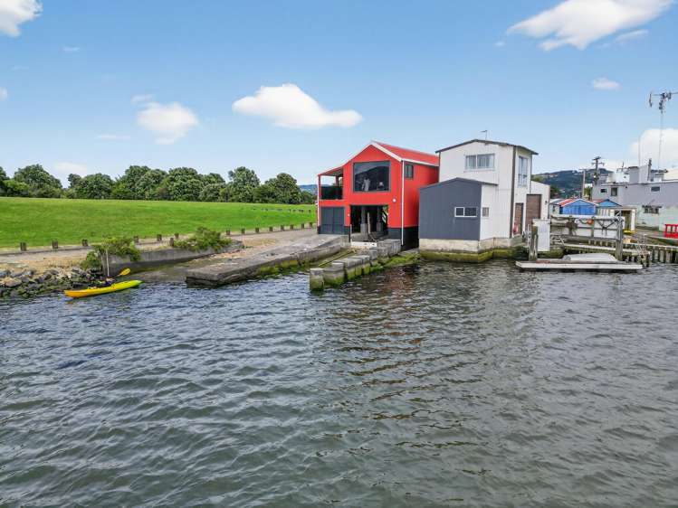 Boat Shed/19 Hikoikoi Reserve, Marine Parade Petone_2