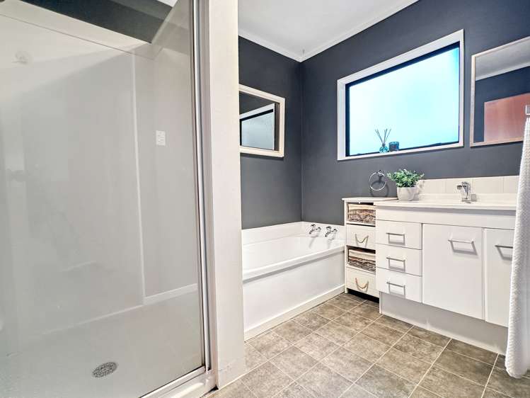 12 Tulsa Grove Totara Park_12