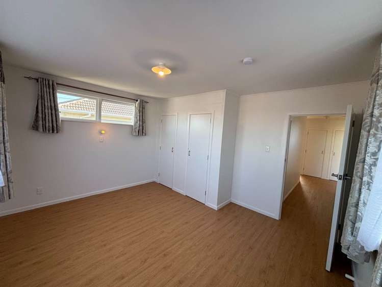 72 Roberts Road Te Atatu South_14