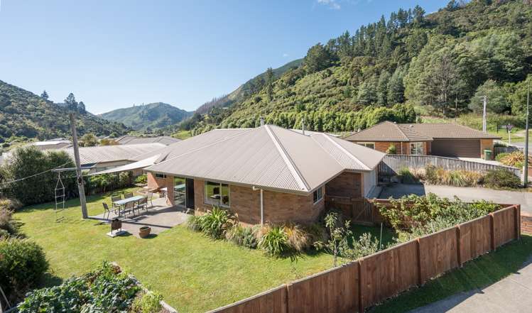 4 Cummins Street The Brook_16