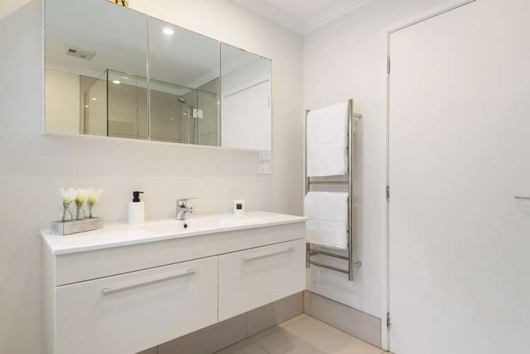 18 Martin Crescent Northcote_13