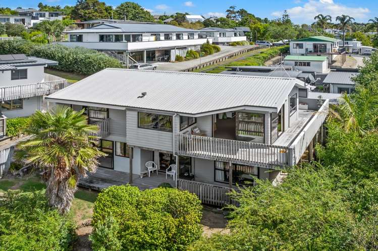 33 Gledstane Road Stanmore Bay_4
