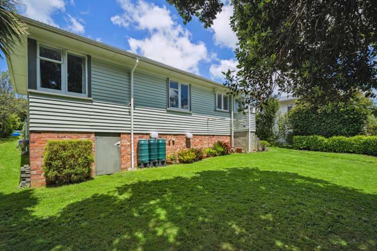 1 Caughey Place Mount Albert_19