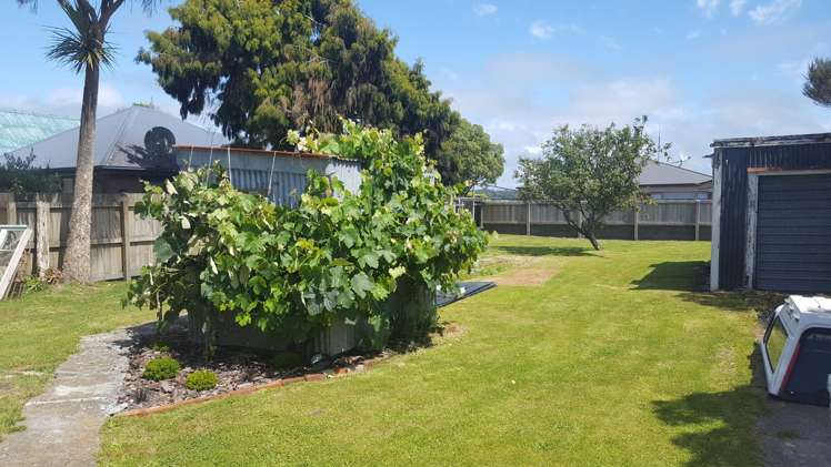 215 Hampden Street Hokitika_17