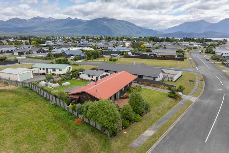 91 Govan Drive Te Anau_38