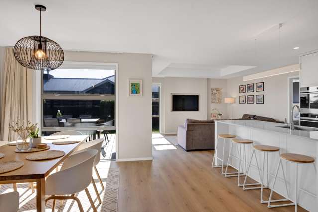 52 Links Drive Waiwhakaiho_3