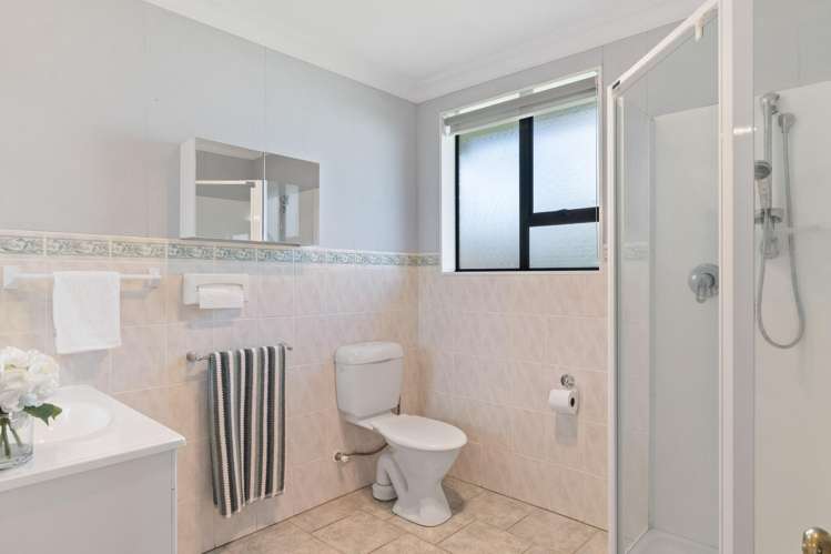 5 Margaret Place Lytton West_13