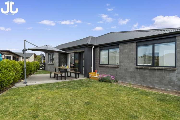 29 Tangaroa Place Poike_1