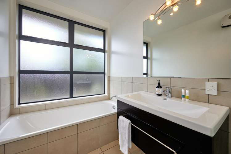 11 McRae Gardens Kaikoura Flat_16